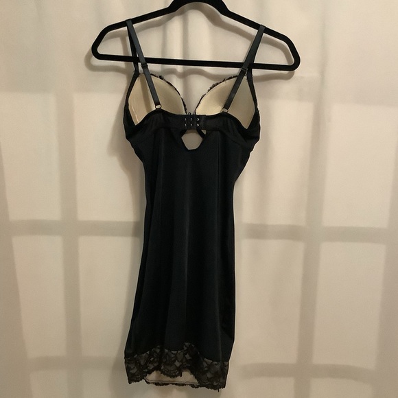 Marilyn Monroe lace lingerie dress with underwire cups - Picture 2 of 11